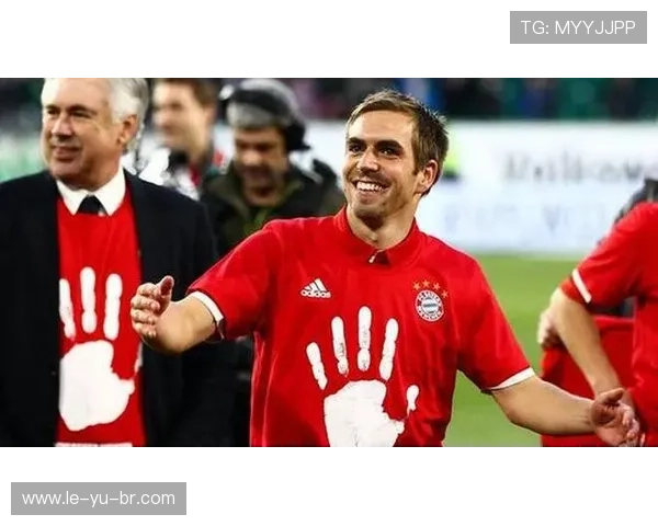 格纳布里未来去留成谜,拜仁高层将召开紧急会议商讨其续约事宜 格纳布里未来去留成谜,拜仁高层将召开紧急会议商讨其续约事宜