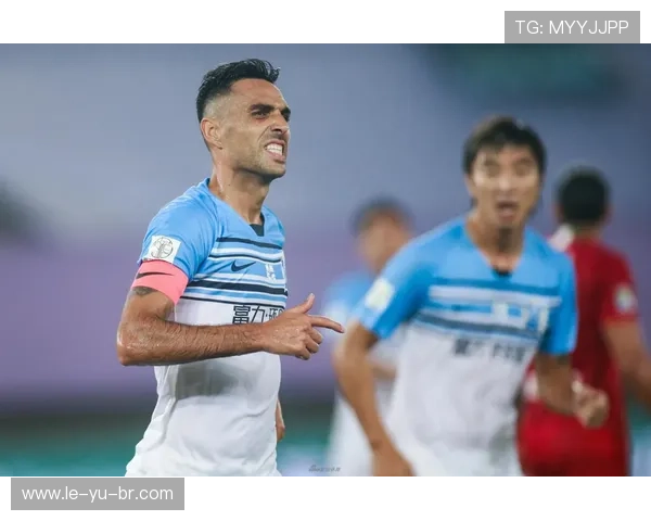 格纳布里边路威胁指数飙升,成为对手防线最头疼的噩梦 格纳布里边路威胁指数飙升,成为对手防线最头疼的噩梦